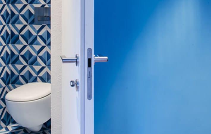 bonaiti-serrature_porta-bleu-blanco