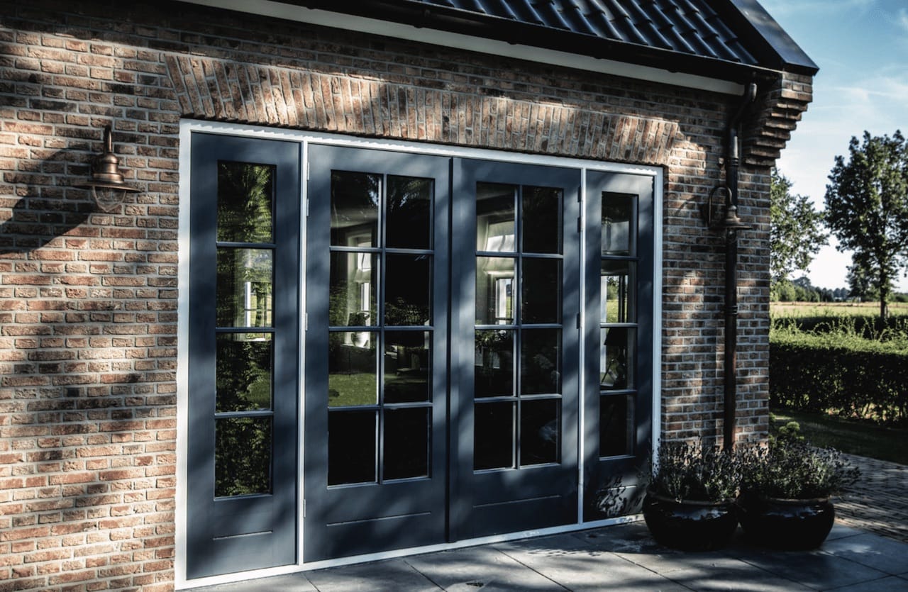 bah012-multi-point-locking-system